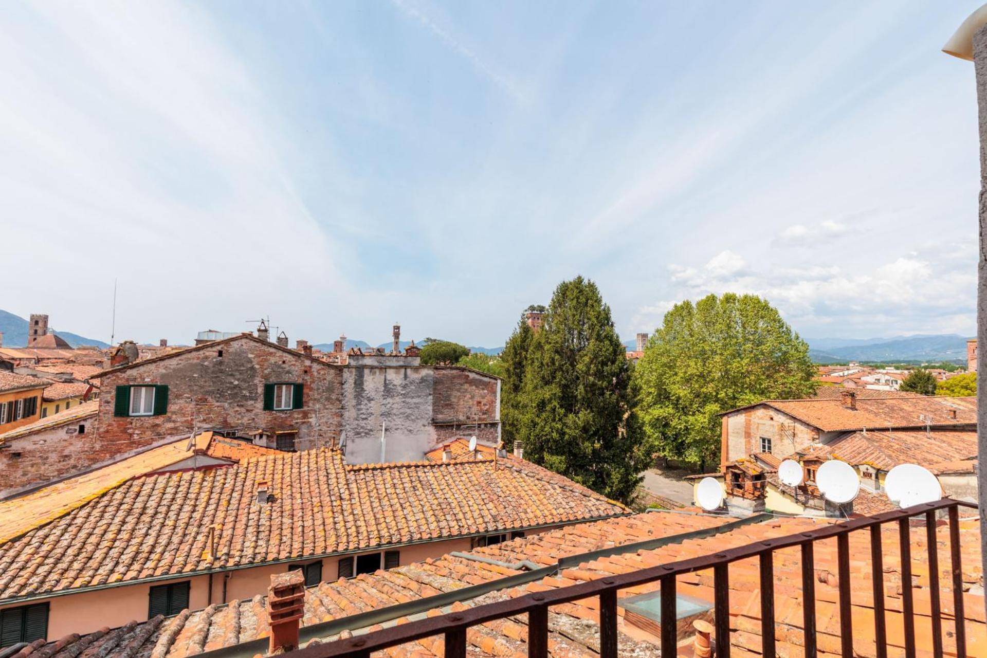 Casa La Guardia, A Classic 3 Bedrooms Apartment Lucca